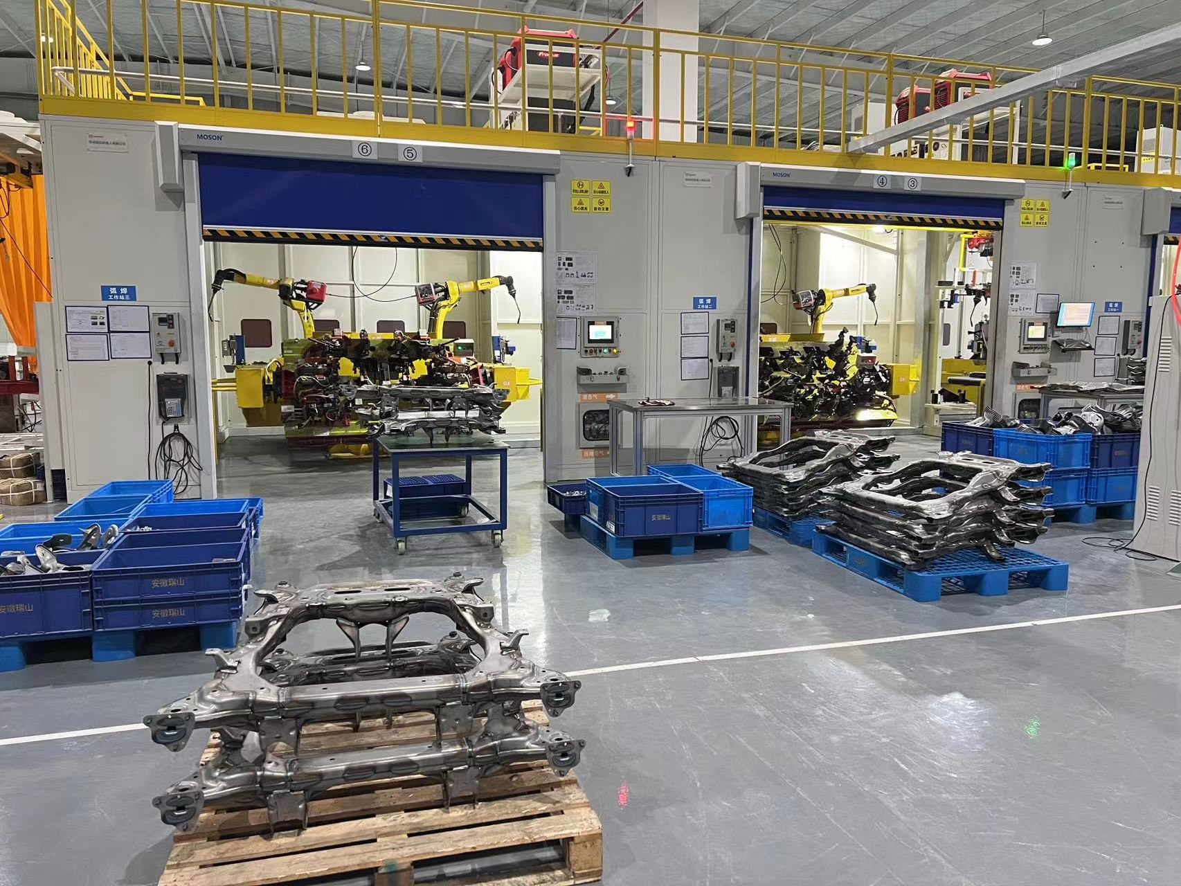 車(chē)架總成機(jī)器人雙機(jī)弧焊工作站案例！